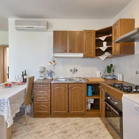 Apartamento D&d, Dvorine 63